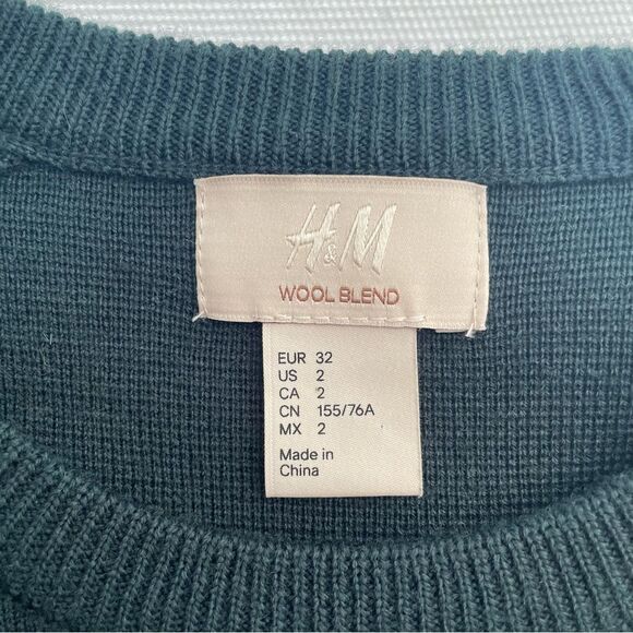 H&M Wool Blend Dark Green Crewneck‎ Knit Sweater Chunky Embellished Stones sz 2 - Picture 7 of 8